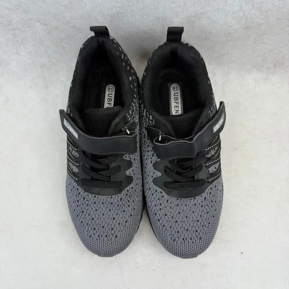 Ubjen Boy's Gray‎ & Black Athletic Sneakers - Size 34